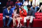 Jacqueline Fernandez, Lisa Haydon, Akshay Kumar, Abhishek Bachchan promote Housefull 3 on the sets of saregama on 26th May 2016 (14)_5747cd804eecc.JPG