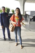 Shraddha Kapoor snapped at airport on 26th May 2016 (25)_5747ed175625b.JPG