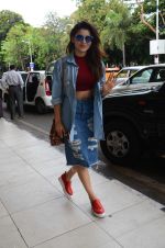 Urvashi Rautela Spotted at Mumbai Airport as the actress flying to Lucknow for a cultural event on 5th June 2016 (4)_57550343c3183.JPG