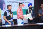 Sharman Joshi & Mr. Harmeet Singh Sethi (Area Chairman - Area 4) at the Press Conference for announcement of Brand Ambassador of global movement Round Table India - 2_575a880a49a4b.JPG