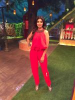 Shipla Shetty  recently spotted at The Kapil Sharma show wearing Nikasha From Delhi_s outfit, paired with accessories from Amrapali Jewels (1)_575a83a0310ae.JPG