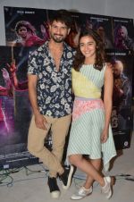 Alia Bhatt, Shahid Kapoor at udta Punjab photoshoot on 19th June 2016 (10)_5767fbacd5f12.jpg