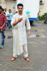 Varun Dhawan at udta Punjab photoshoot on 19th June 2016 (25)_5767fb31e1184.jpg