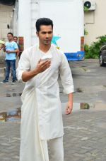 Varun Dhawan at udta Punjab photoshoot on 19th June 2016 (28)_5767fb333d398.jpg