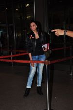 Daisy Shah leave for IIFA day 1 on 20th June 2016 (45)_5768b9e2807df.JPG