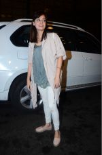 Dia Mirza leaves for IIFA on Day 2 on 21st June 2016(328)_576a224b8c7d6.JPG