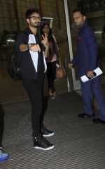 Shahid Kapoor leaves for IIFA on Day 2 on 21st June 2016(288)_576a23b4e6131.JPG