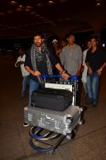 Kabir Khan snapped at airport in Mumbai on 22nd June 2016 (53)_576b894f7aba4.JPG