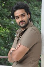 Sumanth Ashwin Photoshoot (105)_576bef4ca7a34.jpg