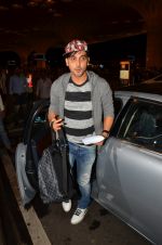 Zayed Khan snapped at airport in Mumbai on 22nd June 2016 (48)_576b89ea307c7.JPG