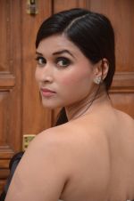 Mannara Chopra Photoshoot (106)_576fc08855183.jpg