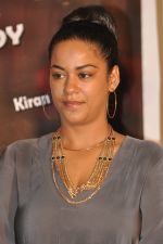 Mumaith Khan Photoshoot(46)_576fc3364400a.jpg