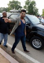 Arjun Kapoor at Road Safety Awareness Campaign in India Gate, New Delhi on 28th June 2016 (6)_577354a770f07.JPG