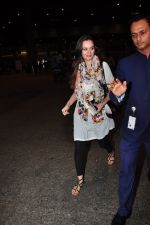Evelyn Sharma snapped at airport on 29th June 2016 (1)_5774a19f6f5bd.JPG