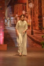 Anushka Sharma on the sets of The Kapil Sharma Show on 3rd July 2016 (69)_577a0466e823c.JPG