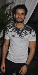 Karan Tacker at the Launch Event of Mirabella Bar & Kitchen in Mumbai on 3rd July 2016_5779f6e2c205a.jpg