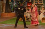 Salman Khan, Anushka Sharma on the sets of The Kapil Sharma Show on 3rd July 2016 (106)_577a0417dee8f.JPG