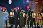 John Abraham, Varun Dhawan, Jacqueline Fernandez pomote Dishoom on the sets of India_s Got Talent on 6th July 2016 (11)_577dd834bdc16.jpg