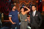 John Abraham, Varun Dhawan, Jacqueline Fernandez pomote Dishoom on the sets of India_s Got Talent on 6th July 2016 (9)_577dd81d641d0.jpg