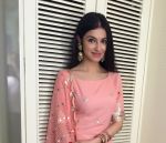 Divya Khosla Kumar looks pretty in pink at Salman Khan_s Eid Party on 7th July 2016 (6)_577faa5ee1f4a.JPG