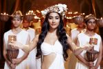 Pooja Hegde in the still from movie Mohenjo Daro (4)_578530f6c2a6f.jpg