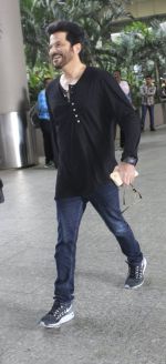 Anil Kapoor At Airport on 13th July 2016 (5)_57870a7ec0f37.JPG