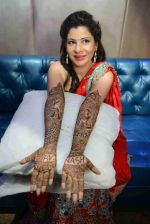 Sambhavna Seth with Avinash during the Wedding Mehandi Function at Sky Bar Rajori Garden in New Delhi on 13th July 2016 (53)_57871756d60fb.jpg