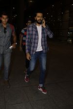 Riteish Deshmukh snapped at airport on 14th July 2016-1 (15)_578882cfe866a.JPG