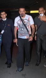 Sanjay Dutt snapped at Mumbai airport on 17th July 2016 (14)_578c7488386fe.JPG