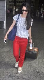 Sandeepa Dhar spotted at the airport on July 20, 2016 (3)_578fb471480e4.JPG