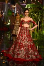 Deepika Padukone during the FDCI India Couture Week 2016 at the Taj Palace on July 21, 2016 (32)_57903d7d3a82e.JPG
