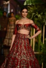 Deepika Padukone during the FDCI India Couture Week 2016 at the Taj Palace on July 21, 2016 (35)_57903d7f890b4.JPG