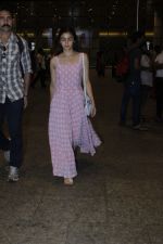 Alia Bhatt snapped at airport on 21st July 2016 (16)_5791d445a4507.JPG