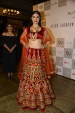 Divya Khosla Walks For Reynu Taandon at the FDCI India Couture Week 2016 (36)_57922c1ed7678.JPG