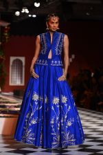 Model walk the ramp for Anita Dongre show at the FDCI India Couture Week 2016 on 21st July 2016 (478)_5791a64366158.JPG