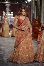 Model walk the ramp for Tarun Tahiliani show at the FDCI India Couture Week 2016 on 21st July 2016 (70)_5791a789d368a.JPG