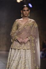 Model walks the ramp for Rimple and Harpreet Narula at the FDCI India Couture Week 2016 on 22 July 2016 (10)_57922e6157ed5.JPG