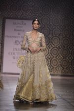 Model walks the ramp for Rimple and Harpreet Narula at the FDCI India Couture Week 2016 on 22 July 2016 (16)_57922e6674e63.JPG