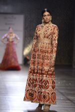 Model walks the ramp for Rimple and Harpreet Narula at the FDCI India Couture Week 2016 on 22 July 2016 (23)_57922e6b35858.JPG