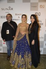 Yami Gautam walks the ramp for Rimple and Harpreet Narula at the FDCI India Couture Week 2016 on 22 July 2016 (9)_57922e8a2e19a.JPG