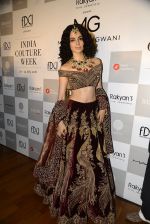 Kangana Ranaut walks for Manav Gangwani latest collection Begum-e-Jannat at the FDCI India Couture Week 2016 on 24 July 2016 (31)_5794c7aaefc4d.JPG