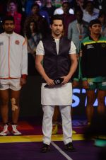 Varun Dhawan promote Dishoom on the sets of Pro Kabaddi League 2016 Television show on 23 July 2016 (17)_579469f6832f4.JPG