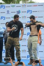 John Abraham, Varun Dhawan promote Dishoom on 25th July 2016 (22)_5796207196896.jpg