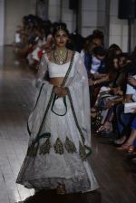 Model walks for Manav Gangwani latest collection Begum-e-Jannat at the FDCI India Couture Week 2016 on 24 July 2016 (30)_57961b1717daf.JPG