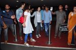 Jacqueline Fernandez, Varun Dhawan snapped at airport on 27th July 2016 (19)_57998ce596e64.JPG