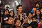 Tiger Shroff at The Voice Kids event on 27th July 2016 (11)_5799964002638.JPG