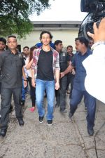 Tiger Shroff at The Voice Kids event on 27th July 2016 (13)_57999645c40d2.JPG