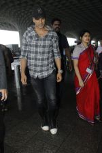 Akshay Kumar snapped at airport on 1st Aug 2016 (15)_57a0211631f5c.JPG