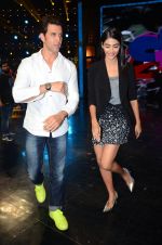 Hrithik Roshan and Pooja Hegde on sets of Dance plus 2 on 3rg Aug 2016 (1)_57a2b84a22b14.JPG