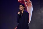 Sonam Kapoor at Oppo F1s mobile launch in Mumbai on 3rd Aug 2016 (16)_57a2b71e669c6.jpg